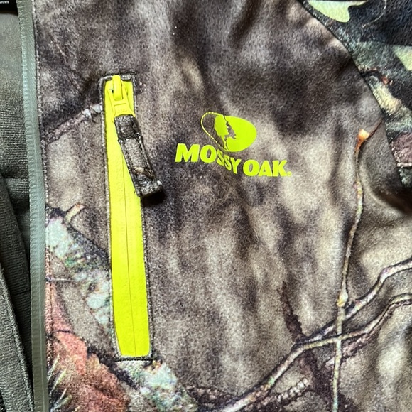 Mossy Oak Wood camouflage jacket. - Picture 3 of 6